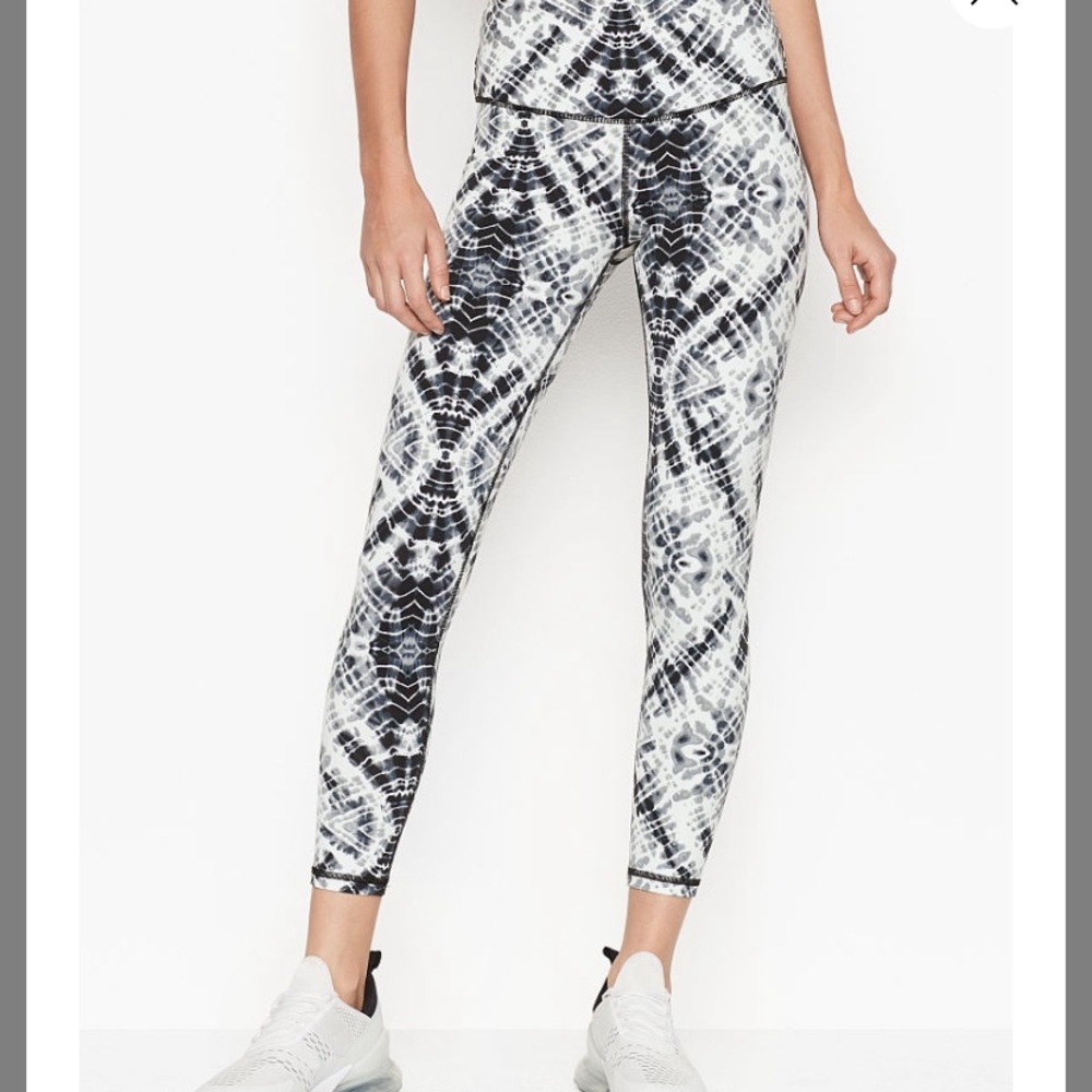 Knockout by Victoria Sport High-rise 7/8 Tight